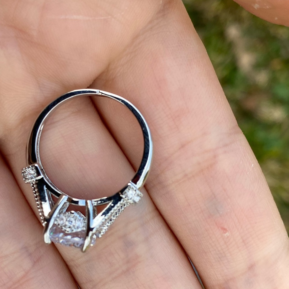 NEW 925 Sterling Silver Beautiful Ring - Picture 5 of 10